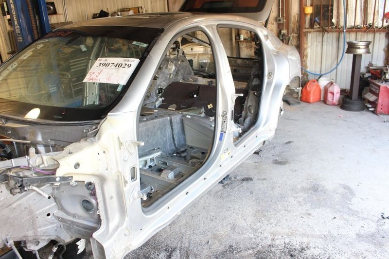 10-16 PANAMERA Turbo AWD Driver Left Side Rocker and Post Cut