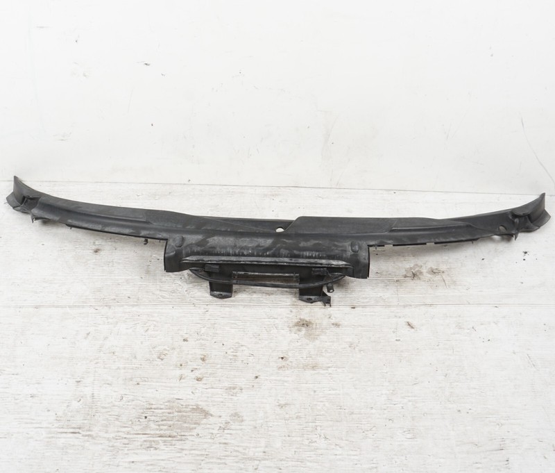 2000-2004 Porsche Boxster 986 Windshield Wiper Cowl Grille 99657206306 OEM