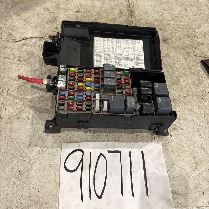 2006-2007 Cadillac DTS Rear Under Seat Relay Fuse Box 15825718