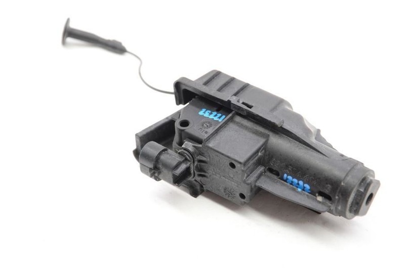 2013-2016 Porsche Boxster S Fuel Door Actuator 99150486000