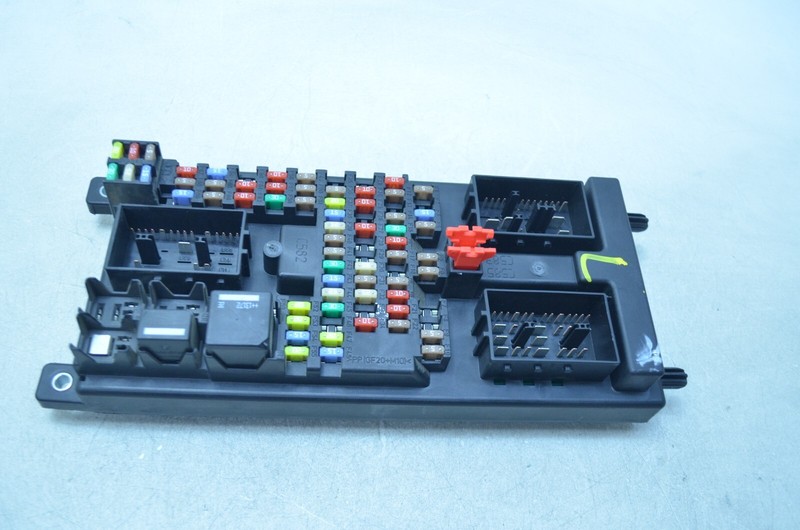 10-13 LAND ROVER LR4 5.0L FUSE RELAY BOX OEM