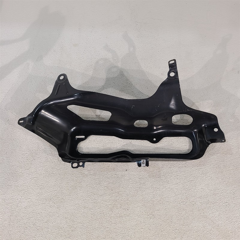 14-15 Camaro Ss Taillight Driver Tail Lamp Mount Bracket Tail Light Lh Aa7390