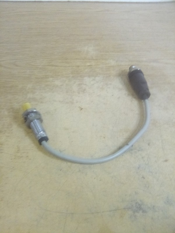 Turck Ni8U-M12-AP6X Proximity Switch