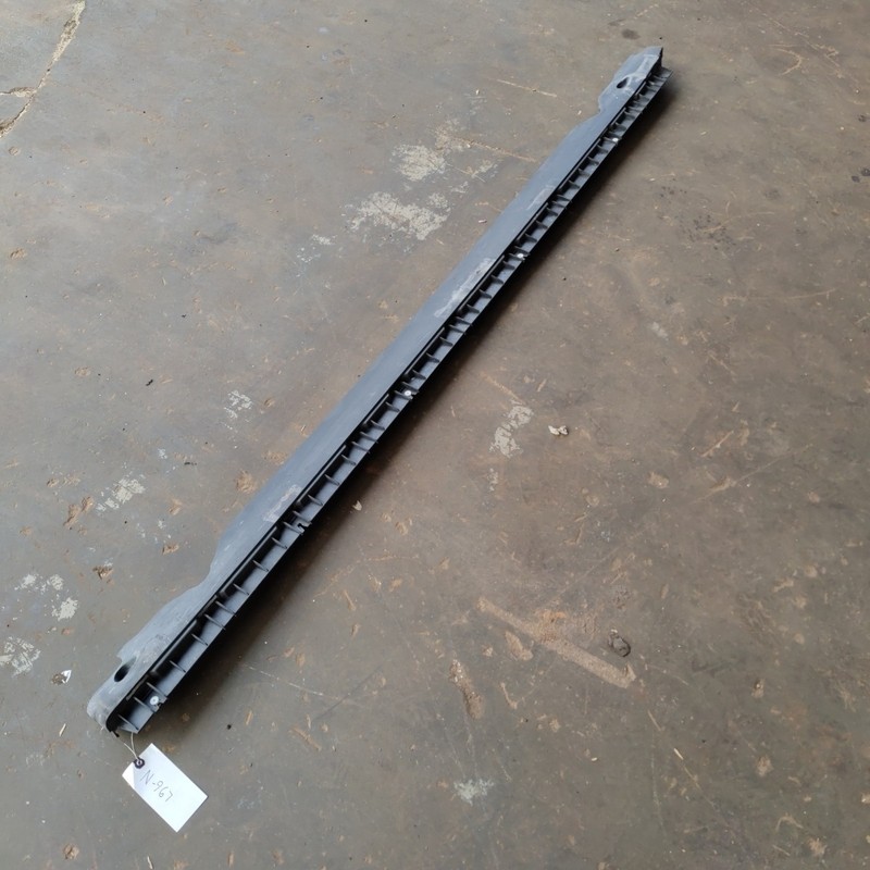 TESLA MODEL Y ROCKER MOLDING LEFT 20 21 22 2023 2024 1497745-00-B OEM N-967
