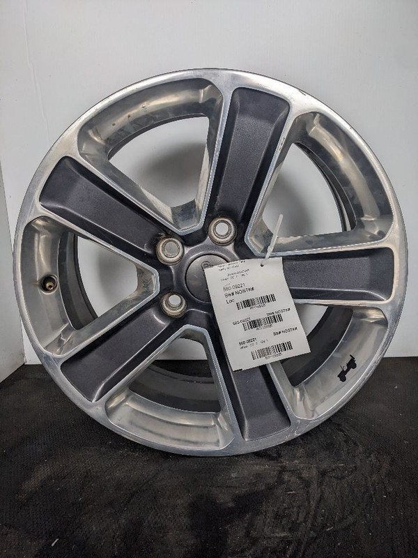 Wheel 18x7-1/2 5 Spoke Polished With Painted Spokes Fits 18-23 WRANGLER 1103325