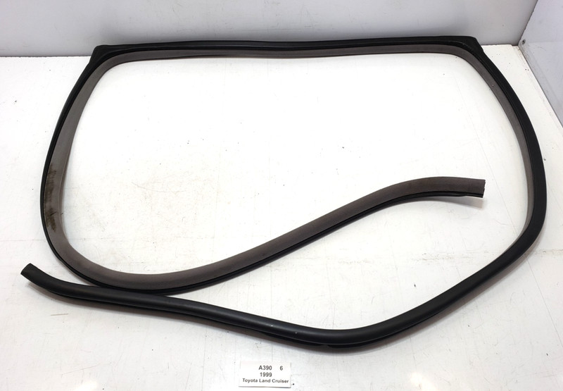 ✅ 98-02 OEM Toyota Land Cruiser J100 Rear Left Driver Door Weatherstrip Seal