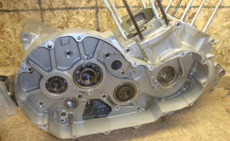 2006 Honda VTX1300 VTX 1300 C VTX1300C Engine Crank Case Casing Block Motor 06
