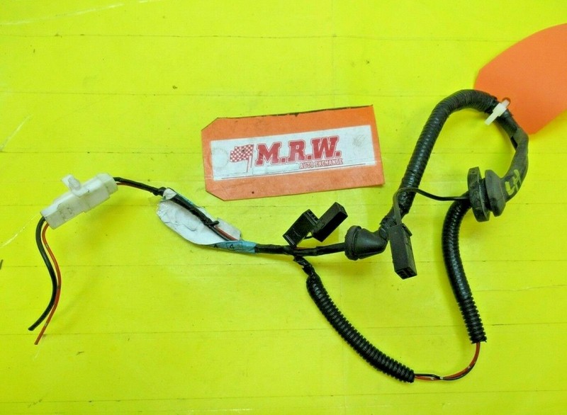 WIRE PLUG CONNECTOR off REAR BACK GLASS WINDOW HEAT DEFROST LEFT RODEO PASSPORT