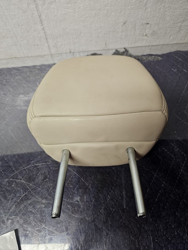 Rear RIGHT OR LEFT SIDE SEAT HEADREST HEAD REST OEM NISSAN MURANO 2021 - 2024