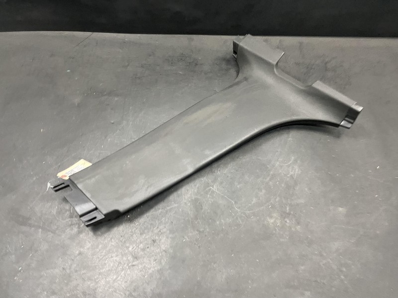Center Right B Pillar Lower Trim Panel 2019 Chevrolet Equinox 84149061 18 - 23 X