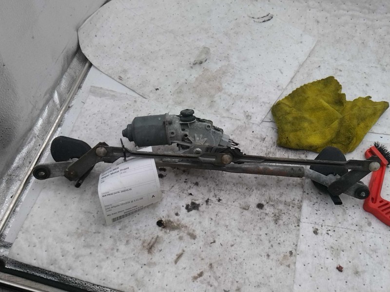 2010 Dodge Caliber Wiper Motor OEM 05303780AF 133K Miles Silver