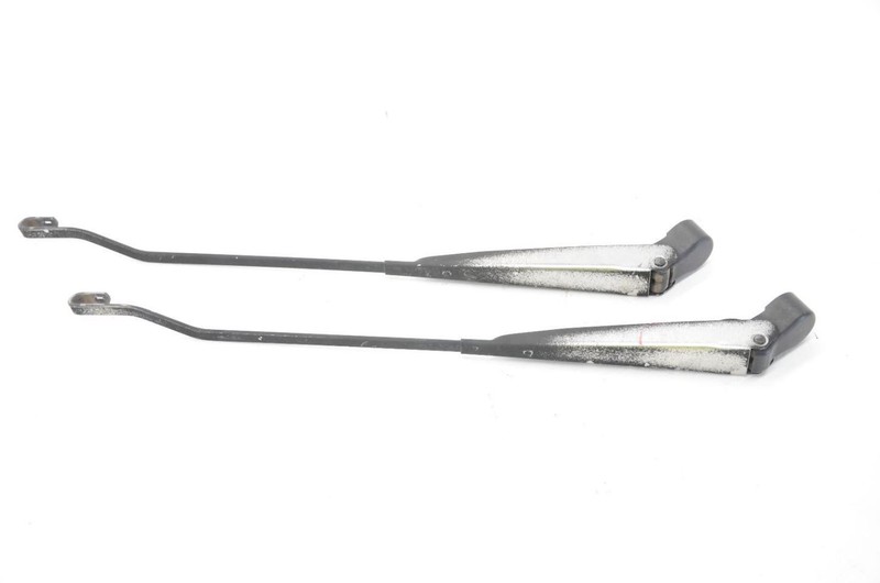 90-97 Nissan Pickup D21 6 Cylinder 4WD Pair of Front Windshield Wiper Arms