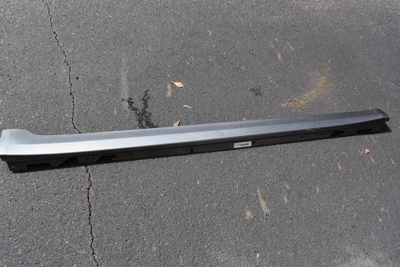 2018-2020 BMW 530E ROCKER MOLDING RIGHT SIDE FACTORY OEM
