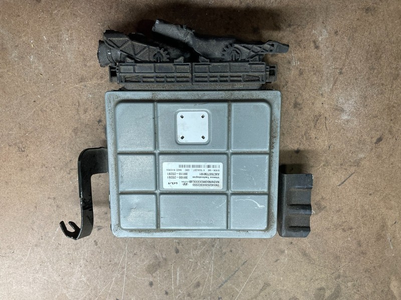 2022 Hyundai Tucson Engine Computer ECM ECU 39100-2s281 J5063 DG