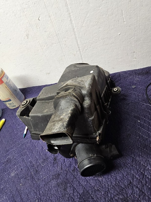 1999-2004 Vw Jetta 1.8 Airbox And Mass Air Flow Sensor