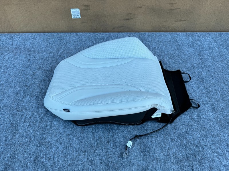 FORD MUSTANG MACH-E 21-24 OEM FRONT RIGHT PASSENGER UPPER SEAT SKIN (LIGHT GRAY)