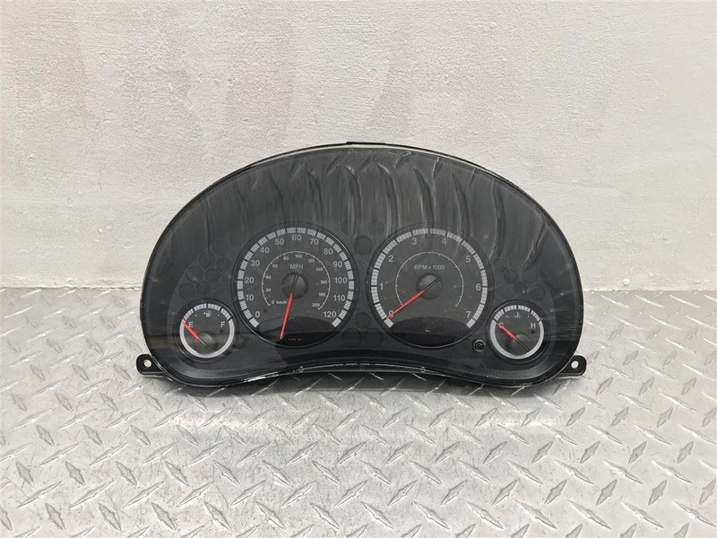 2005 JEEP LIBERTY SPEEDOMETER 3.7L OEM 257-04630A