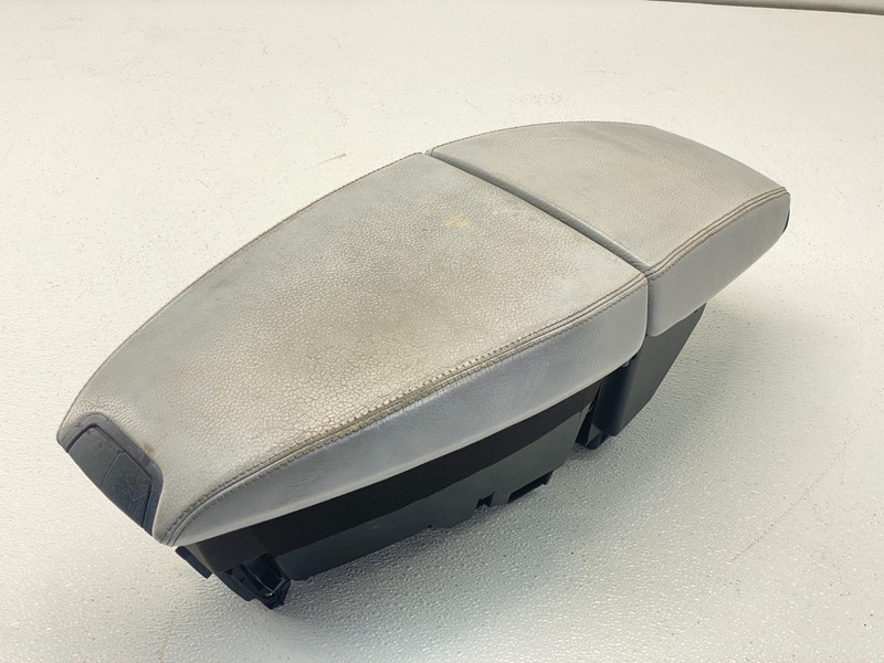 06-10 BMW E63 E64 640 650 M6 Center Console Armrest Assembly Silverstone 2 OEM✅