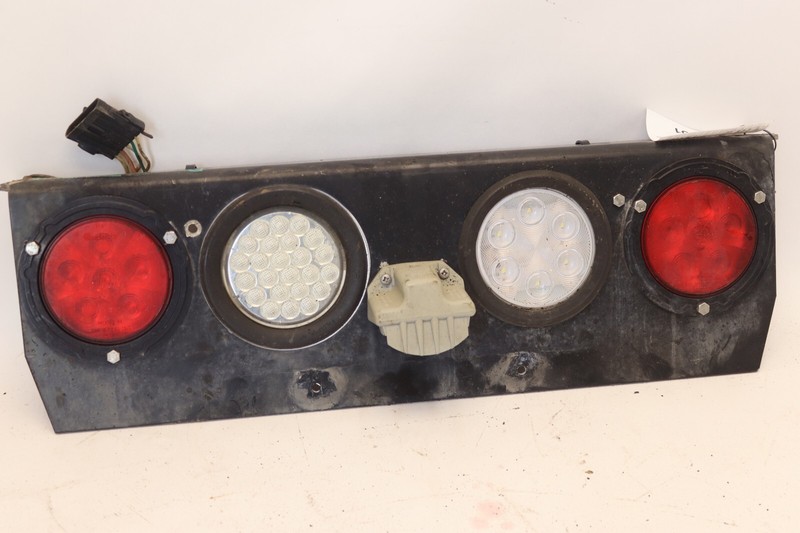 2012 12 KENWORTH T800 PETERBILT STOP TURN TAIL LIGHT LAMP A11-1262 OEM