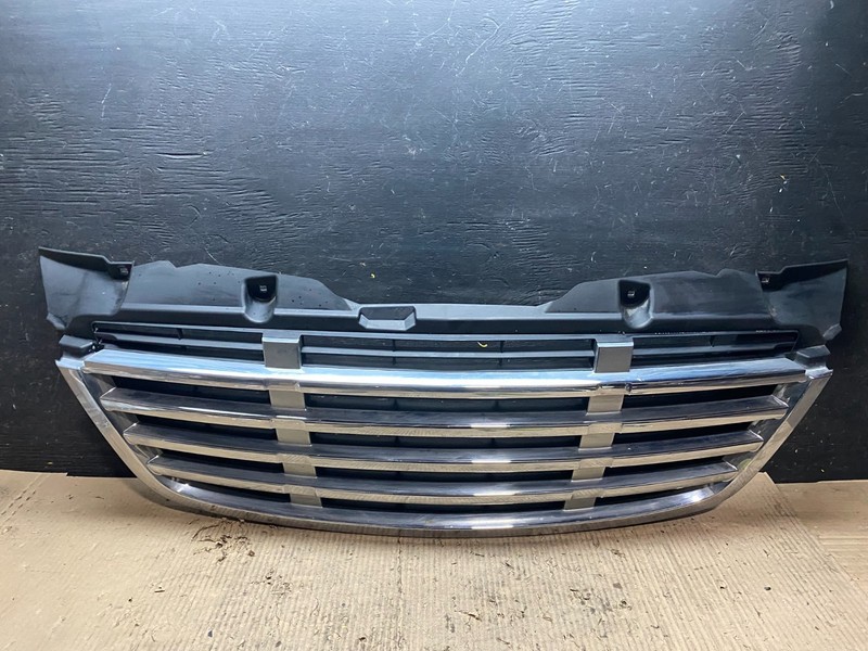 2009 to 2011 Freightliner Sprinter Front Upper Chrome Grill Grille V4342 GD