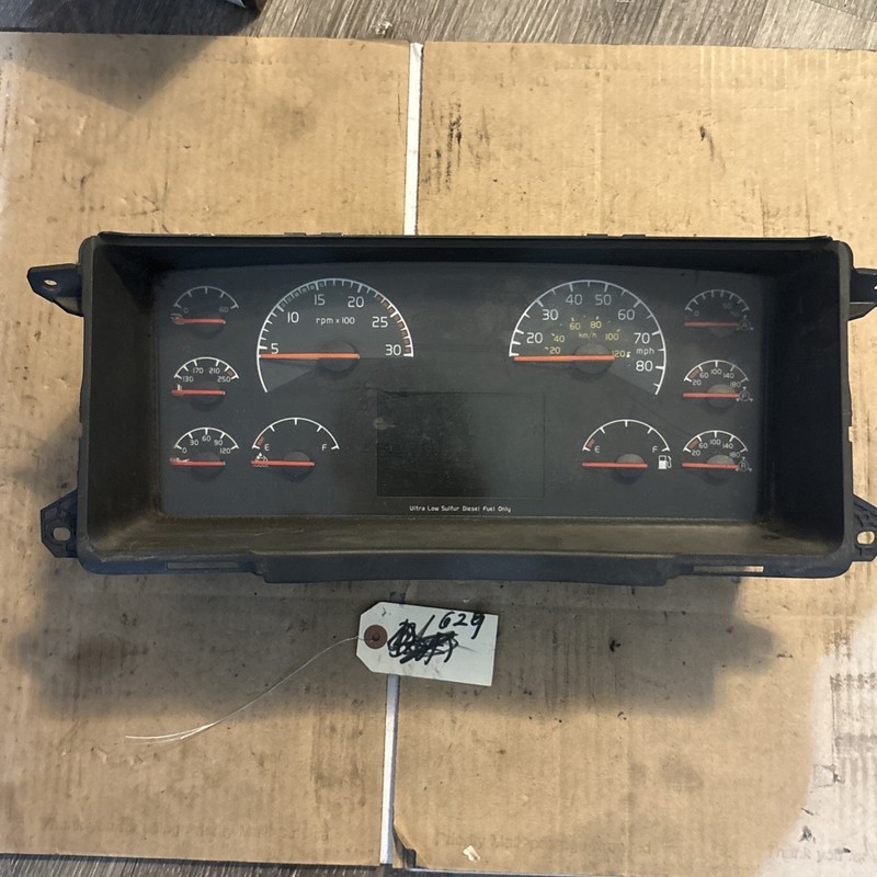 VOLVO VNL USED INSTRUMENT CLUSTER P/N 21546090-P02