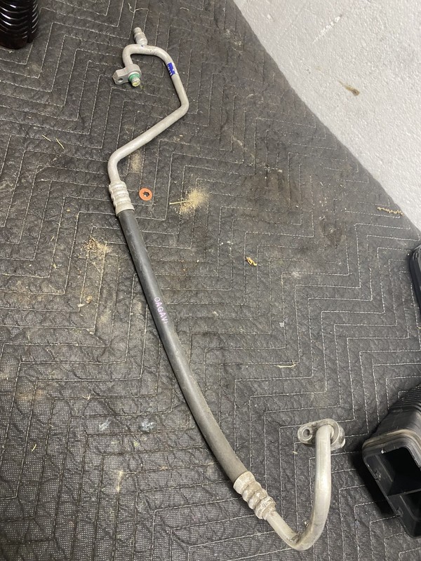 2019 KIA SORENTO L A/C DISCHARGE HOSE OEM