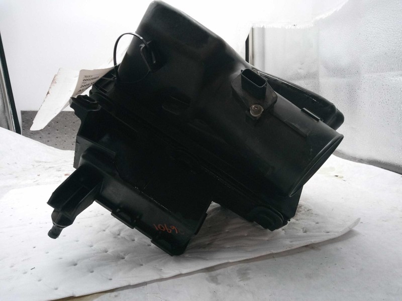 2009 Nissan Murano Air Cleaner Assembly OEM 165001AA0A Used 85K Miles