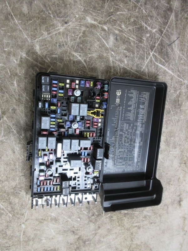 22 2023 Jeep Wrangler JL 4XE OEM Pre Fuse Block Power Distribution Center