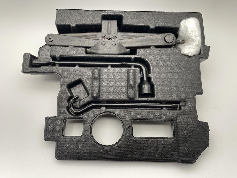2019-2025 Honda Passport Jack With Tools With Foam Holder Foam Cracked