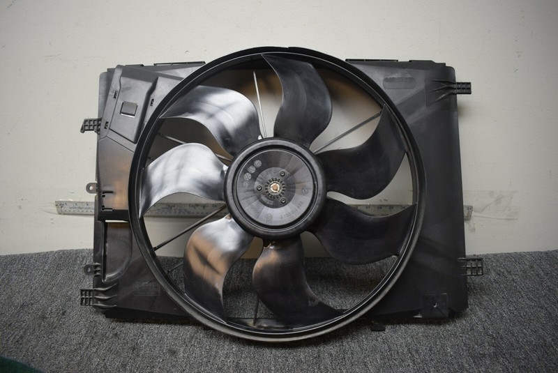 2012-2014 MERCEDES BENZ C CLASS RADIATOR FAN FACTORY OEM