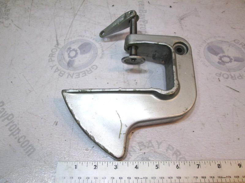 41111-98504-01J 41111-98505-01J Port Side Transom Bracket For Suzuki Outboards