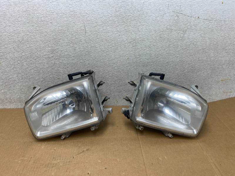 1999-2004 Nissan Pathfinder Left+Right Side Set Halogen Headlights Oem V4820 DW