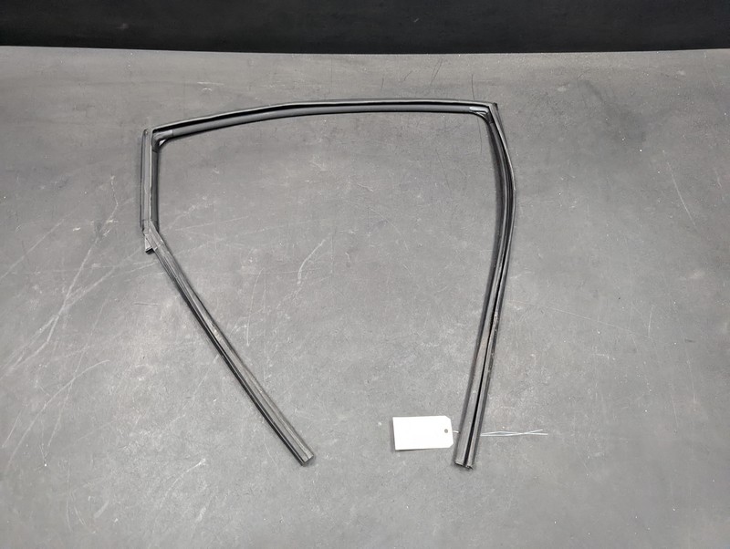Rear Right Door Window Glass Run Channel 2018 Nissan Pathfinder 2013 2014 - 2020