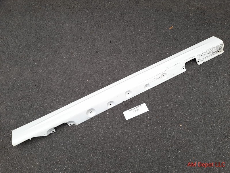 2002 BMW 325i 330i 325xi 330xi E46 Sedan Right Skirt Rocker Panel Cover 8211944