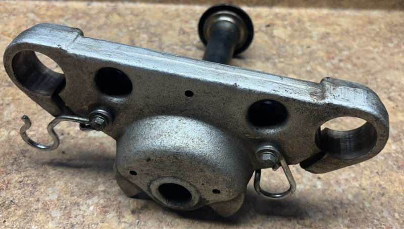 2002 Kawasaki Eliminator BN125 BN 125 Lower Triple Tree Clamp Bottom Fork D6
