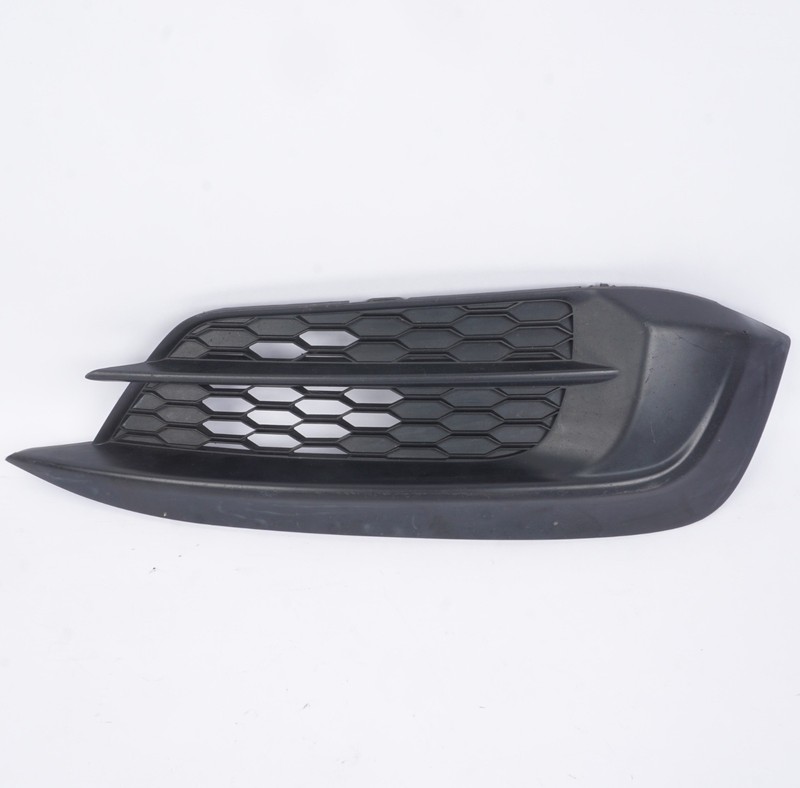 2016-2018 HONDA CIVIC OEM FRONT BUMPER RIGHT RH BEZEL TRIM 71103-TBA-A0