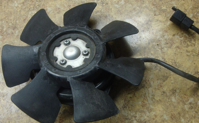 2003 Suzuki GSX-R600 GSXR6 R6 Radiator Coolant Fan Motor Engine Cooling 03