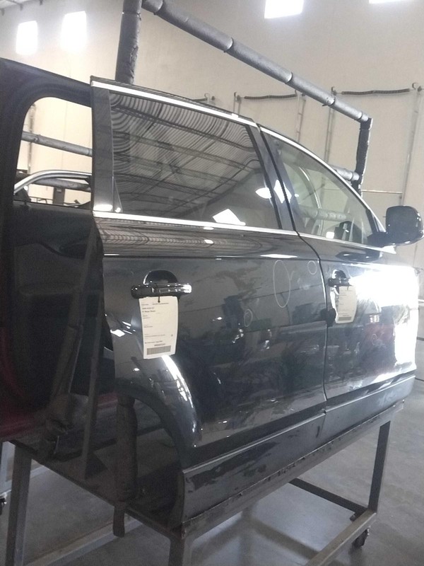 2008 Audi Q7 Rear Right Door Black Used OEM 559049 107k Miles