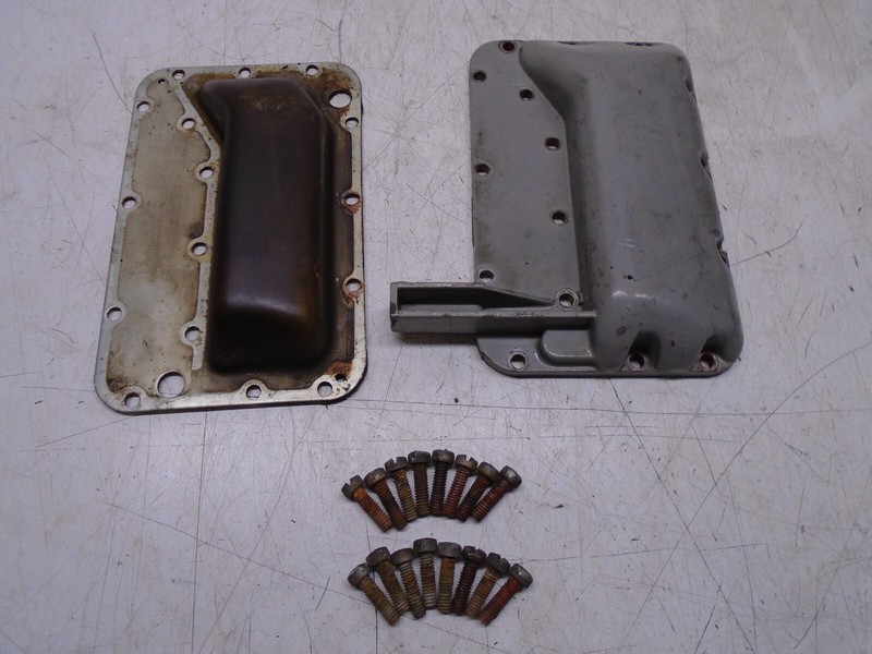CC3 Vintage Evinrude Johnson 35 HP Exhaust Cover 304760 0304760 304761 0304761