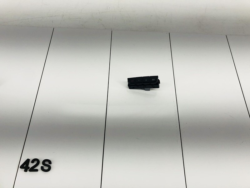 09-16 AUDI A4 QUATTRO FRONT LEFT DRIVER SIDE DOOR SEAT MEMORY SWITCH OEM