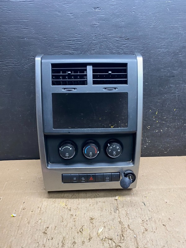 2008 to 2012 Jeep Liberty Dash Climate Temperature Control Radio Bezel T8542 DG