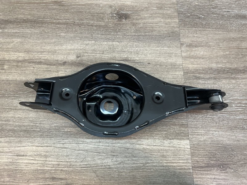 2015 - 2024 NISSAN MURANO REAR CONTROL ARM ASSYOEM