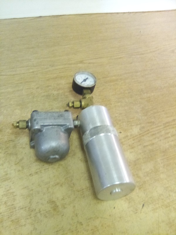 Showa LF01 81 W/ Regulator And 0-35 Gauge kg/cm