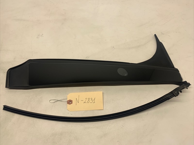 21-23 Tesla Model X Left Side B-Pillar Glass Applique Camera 1614249-00 2831 b57