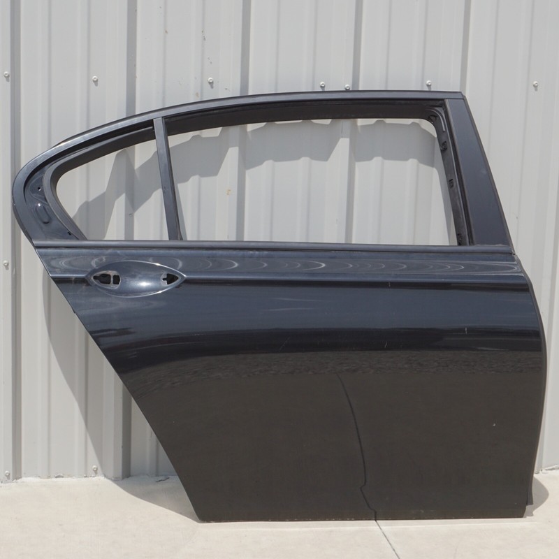 09-15 BMW 750Li F02 Rear Right Side Door Shell OEM