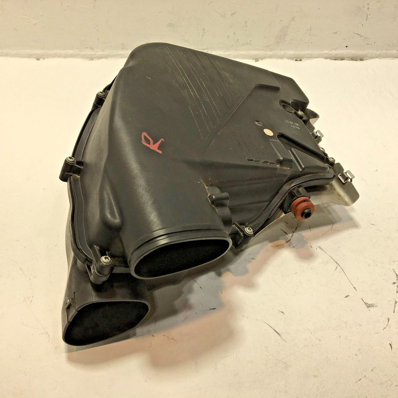 2014-2016 BMW 550F10 4.4L FRONT PASSENGER SIDE ENGINE AIR CLEANER FILTER OEM