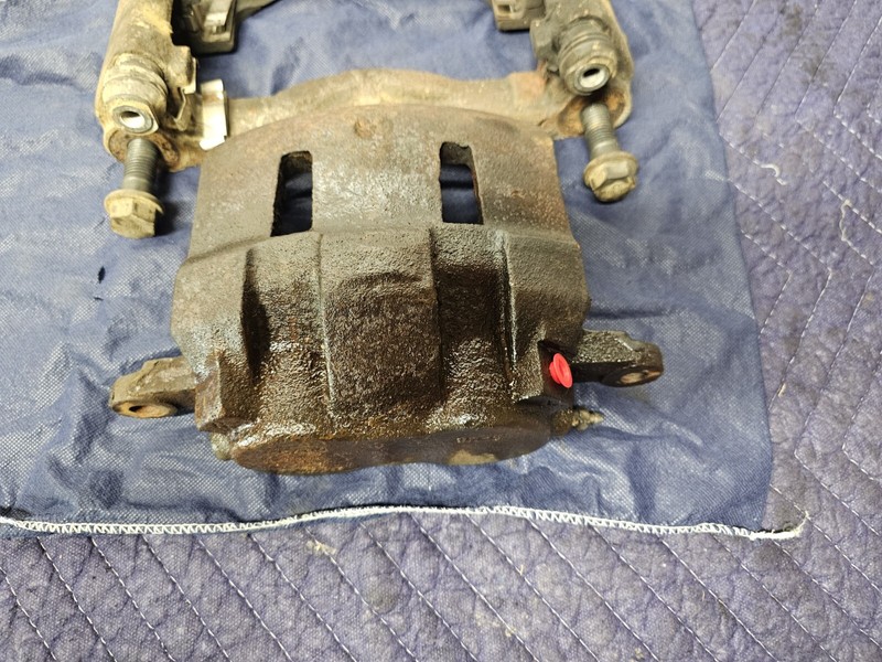1999 - 2004 Ford F250 F350 Front Brake Caliper LH Driver Side OEM 7.3 Diesel