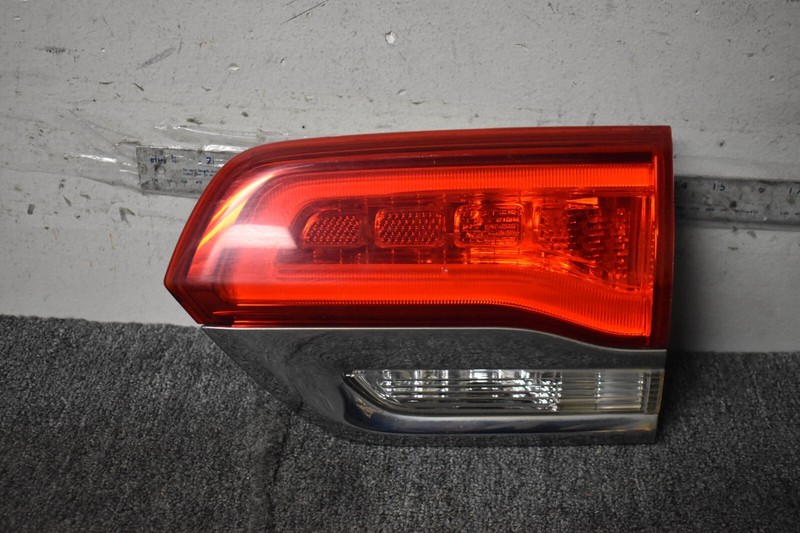 2014-2021 JEEP GRAND CHEROKEE TAIL LIGHT RIGHT SIDE FACTORY OEM