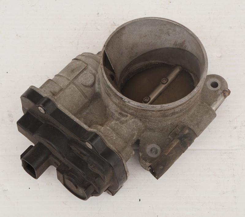 2001 - 2005 Chevrolet Silverado 5.3 V8 THROTTLE BODY 1257080 OEM