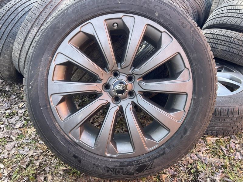 2018-2019 ROVER VELAR LEFT REAR 20X8-1/2 ALLOY 10-SPOKE WHEEL A-COND 37460